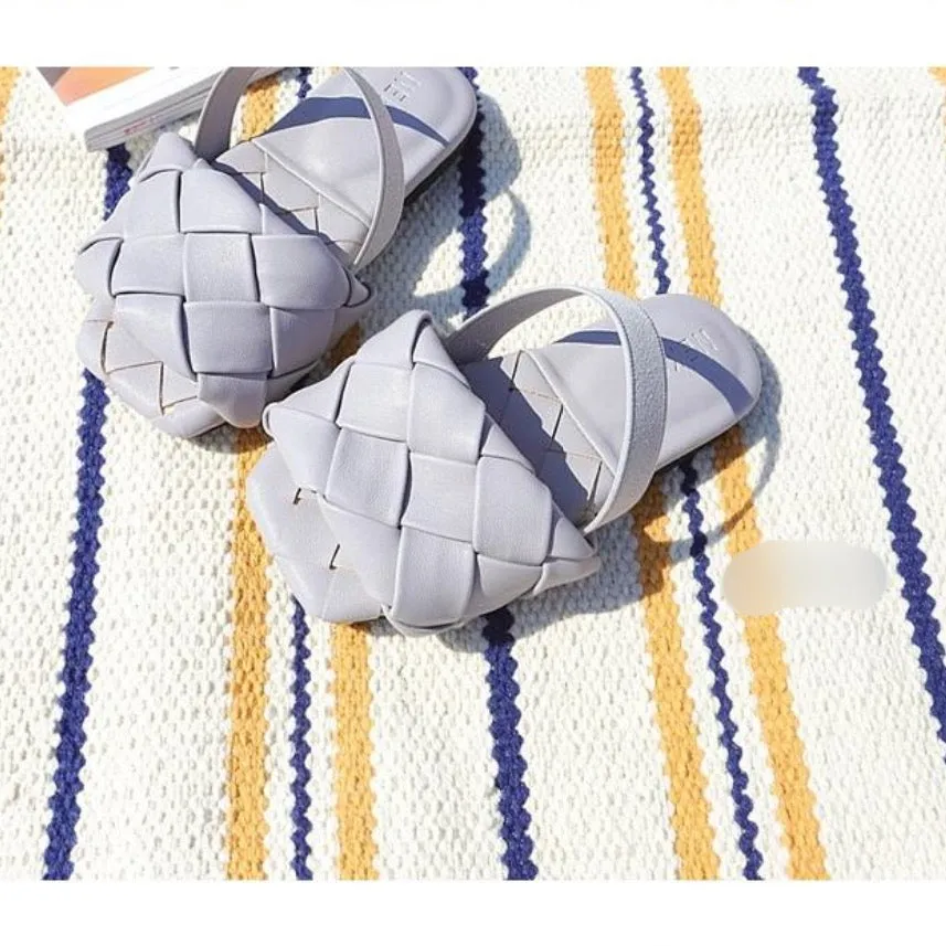 Bottega style sandals