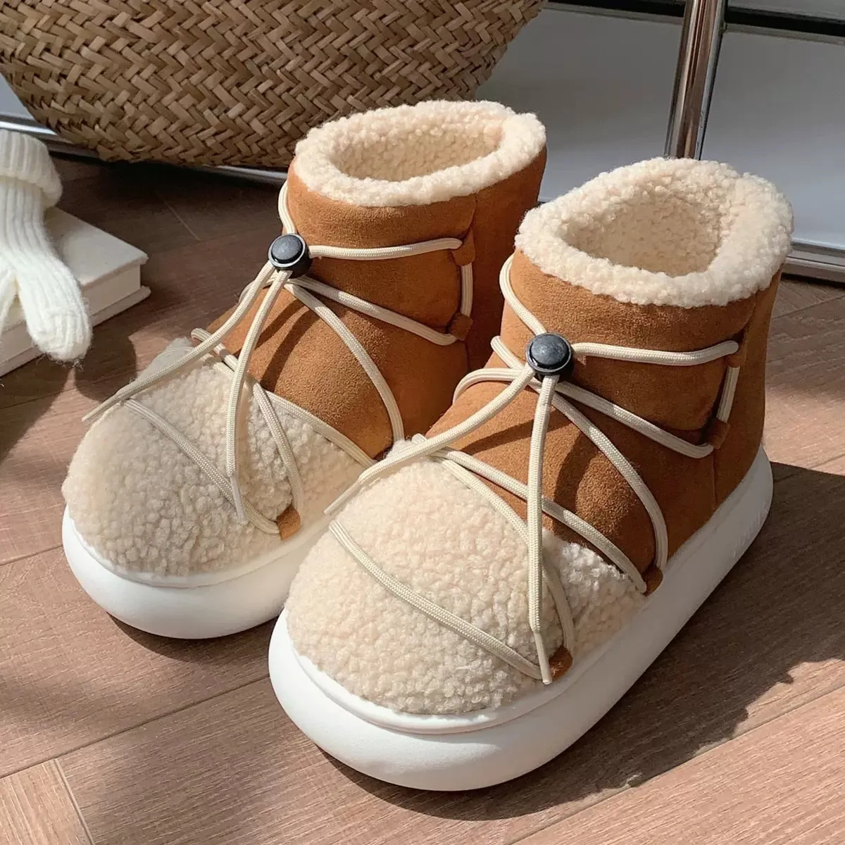 New Winter Warm Snow Boots 2022 Fur Design Women Short Boots Non-slip Light Comfortable Men Home Slippers High Top Bread Shoes