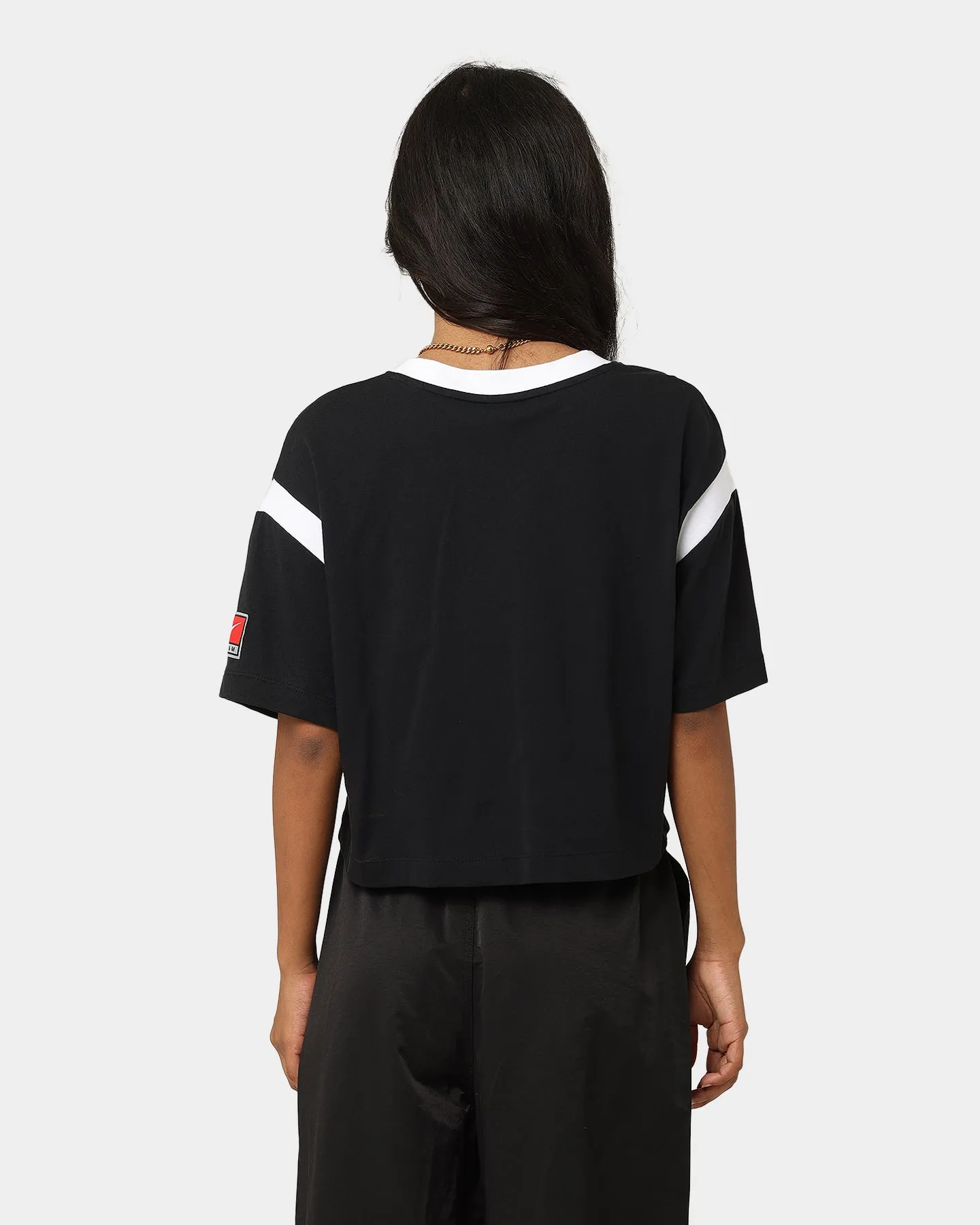 Nike Women's Nike Sportswear Team Nike T-Shirt Black/White
