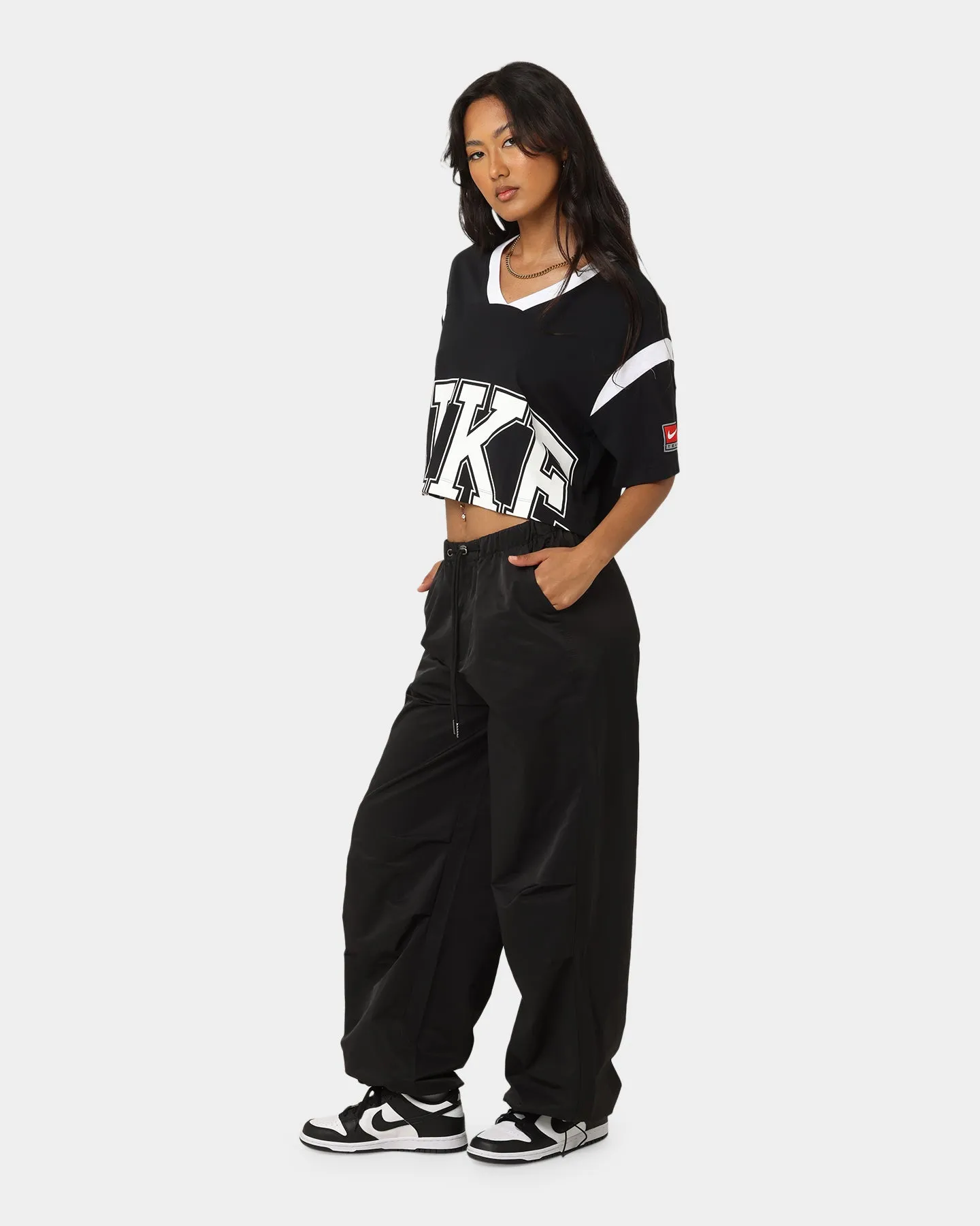 Nike Women's Nike Sportswear Team Nike T-Shirt Black/White