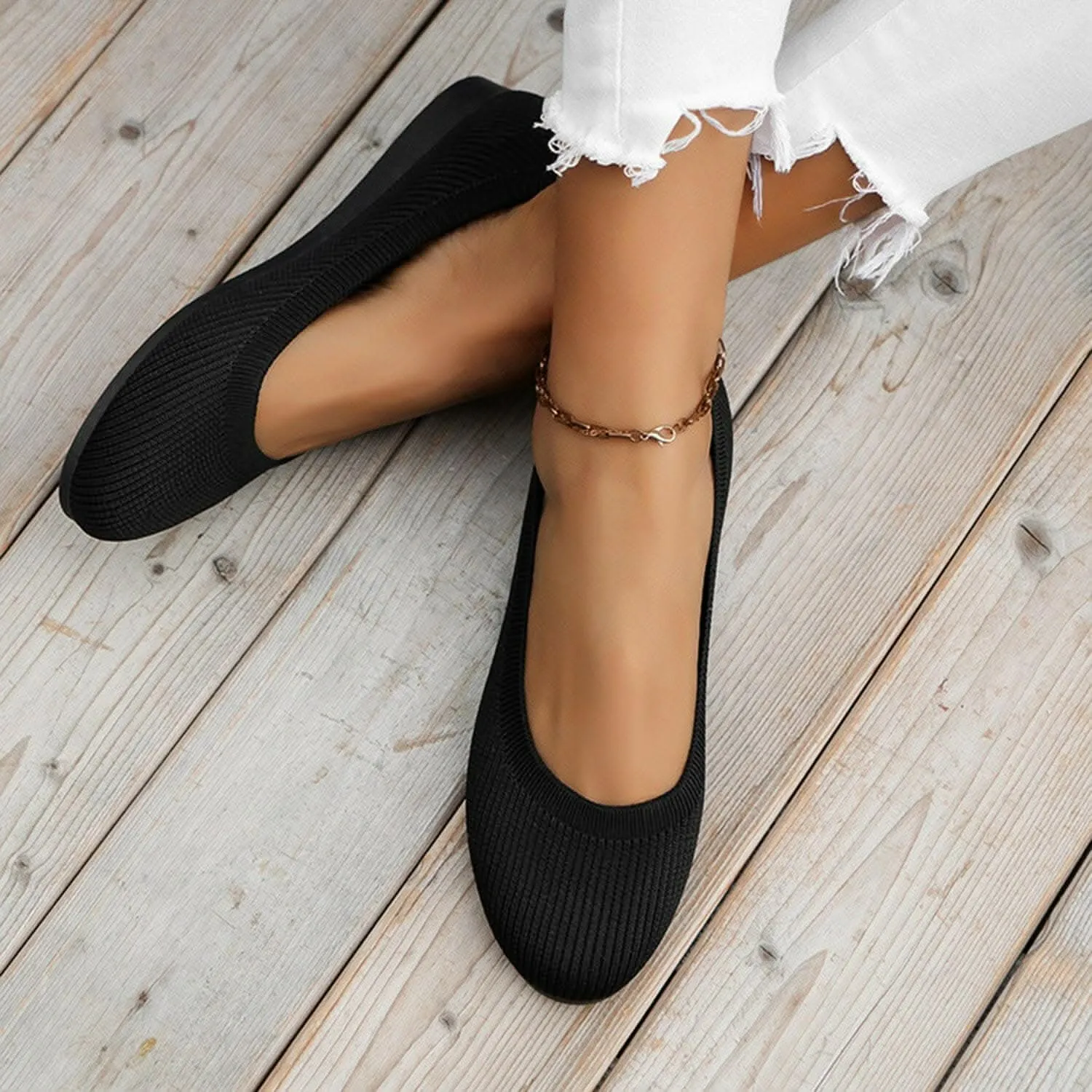 Stylish knitted ballet flats