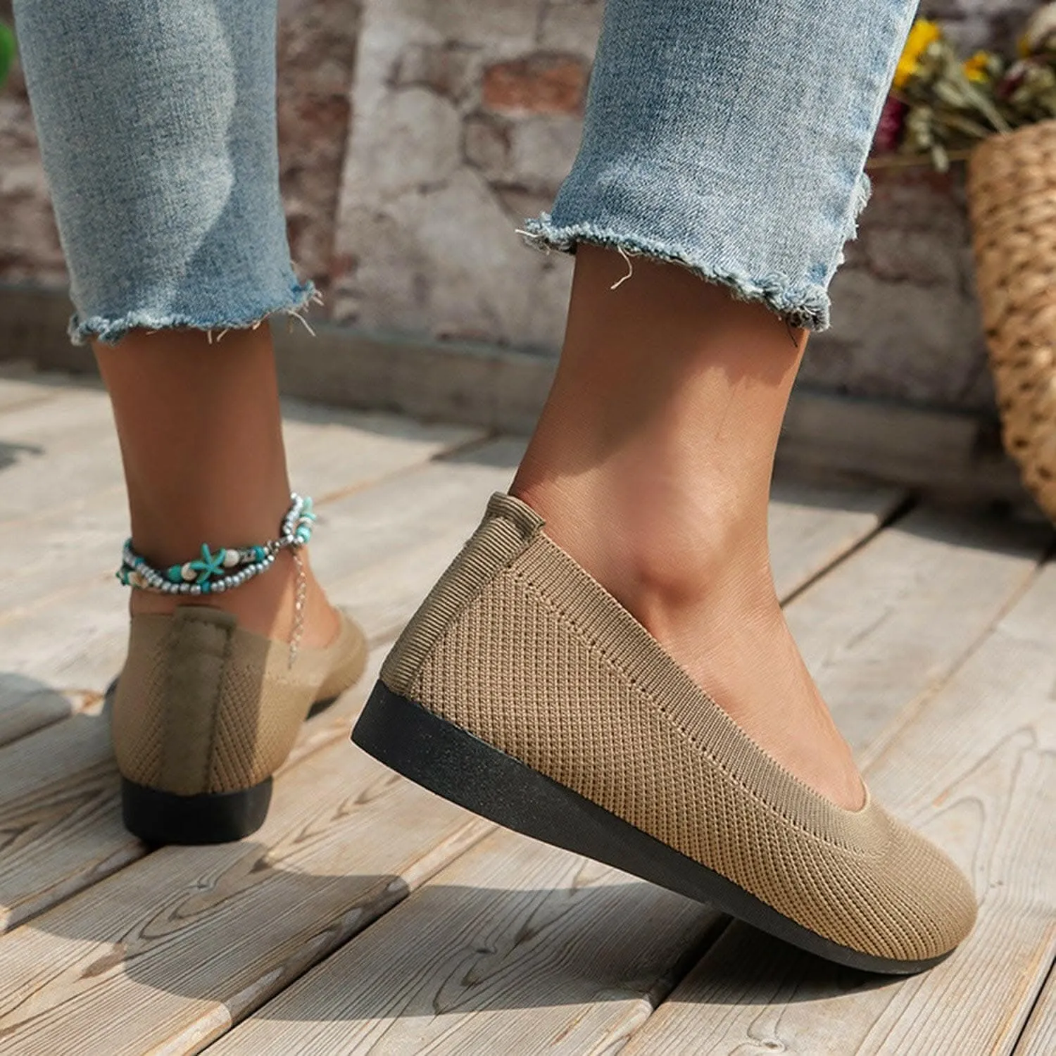 Stylish knitted ballet flats