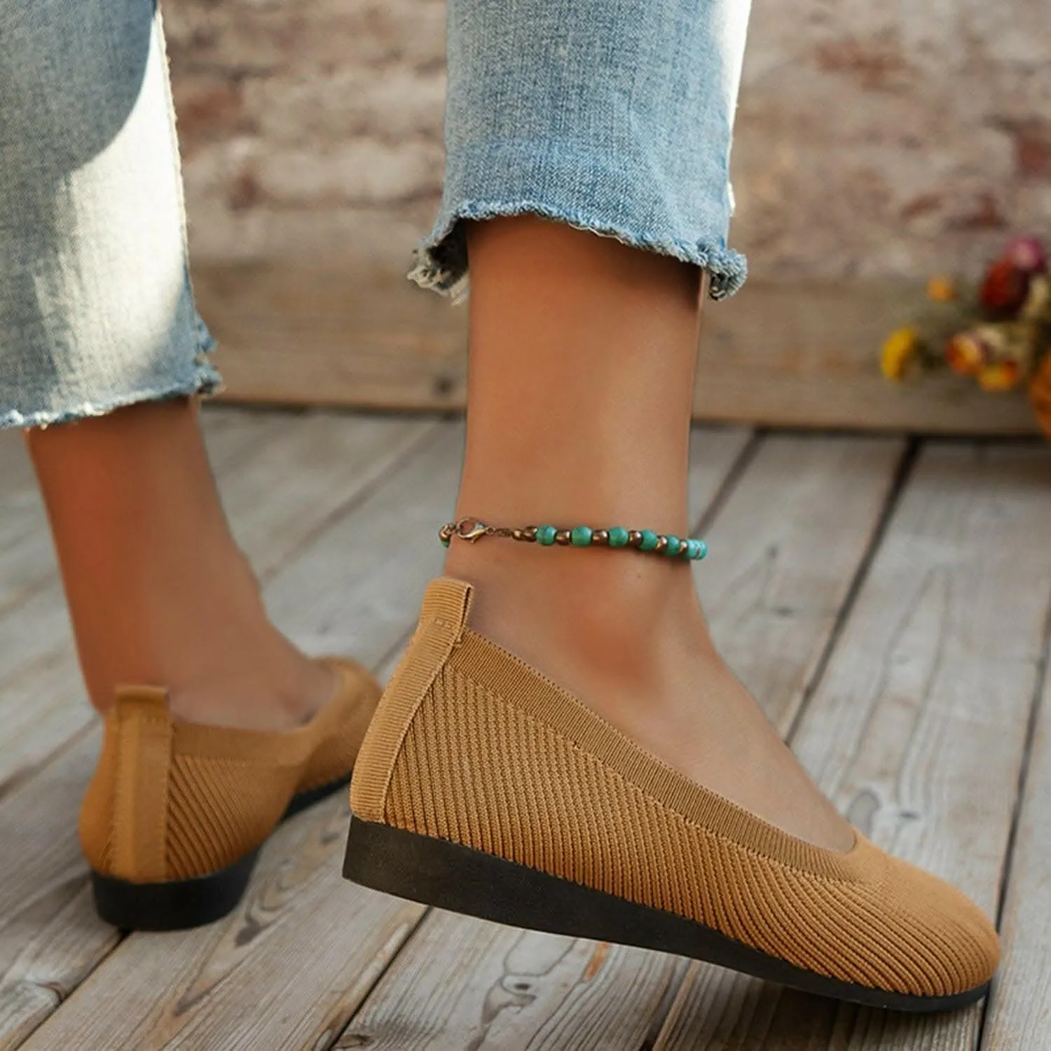 Stylish knitted ballet flats